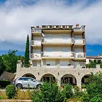Lägenhet Traumhaftes Nur 600 Meter Zum Sandstrand Mit Gym, Meerblick, Pool Crikvenica