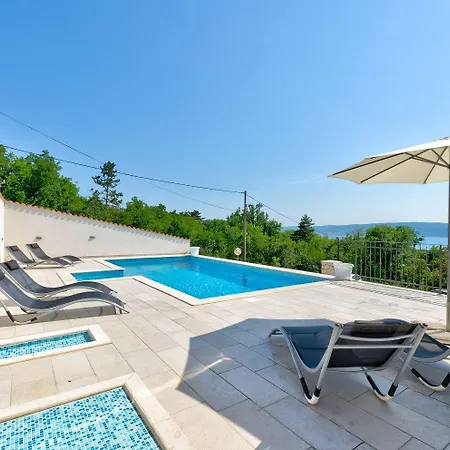 Lejlighed Traumhaftes Nur 600 Meter Zum Sandstrand Mit Gym, Meerblick, Pool Crikvenica