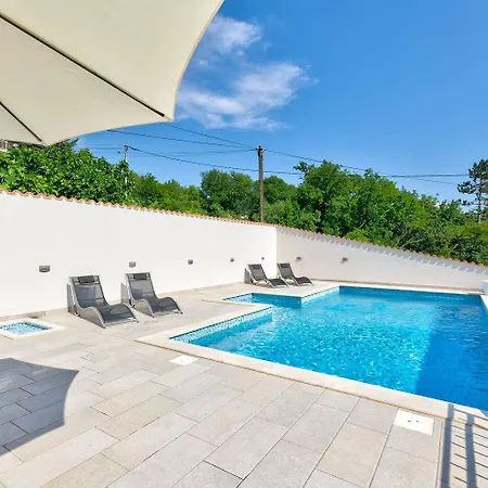 Traumhaftes Nur 600 Meter Zum Sandstrand Mit Gym, Meerblick, Pool